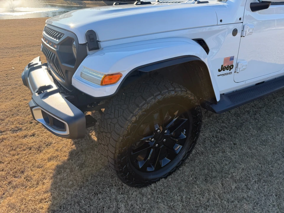 2022 Jeep JL Wrangler - Image 4 of 10