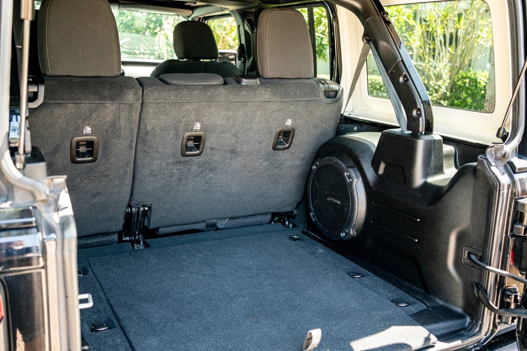 2022 Jeep JL Wrangler - Image 19 of 20