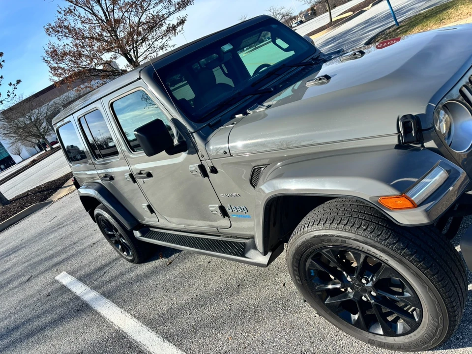 2022 Jeep JL Wrangler - Image 2 of 14