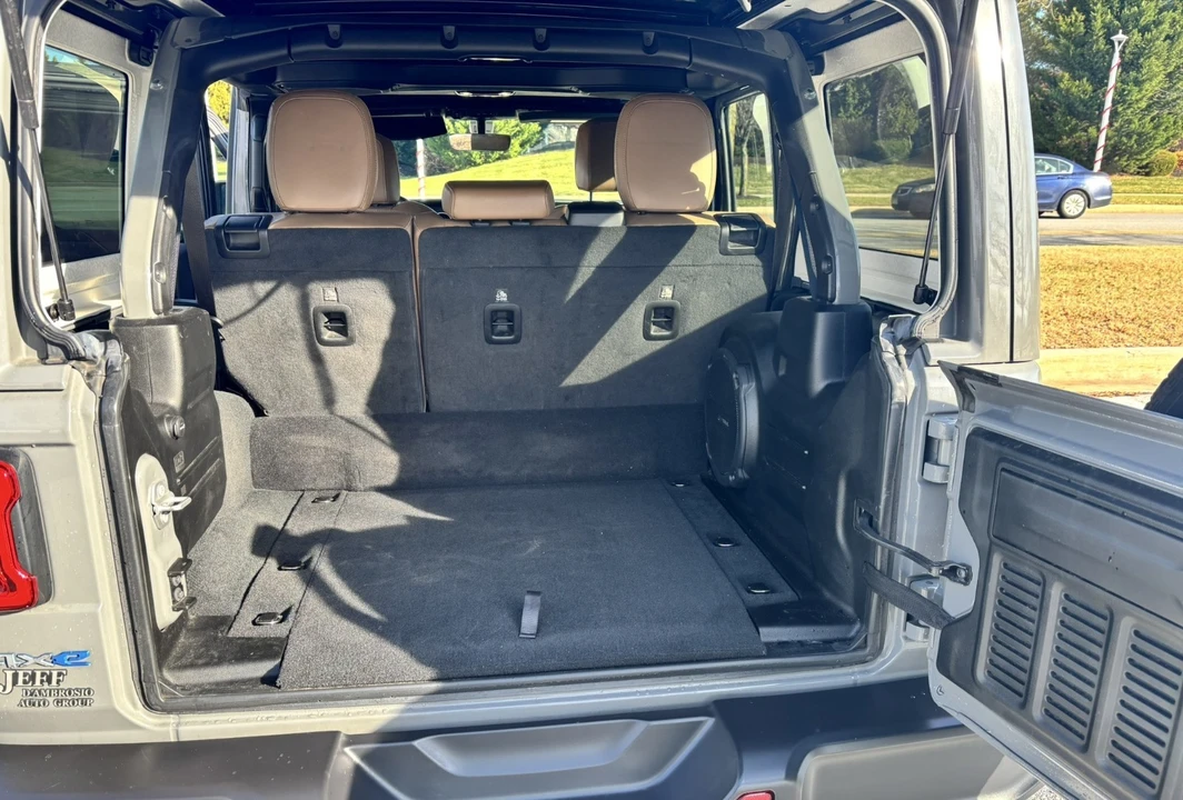 2022 Jeep JL Wrangler - Image 9 of 14