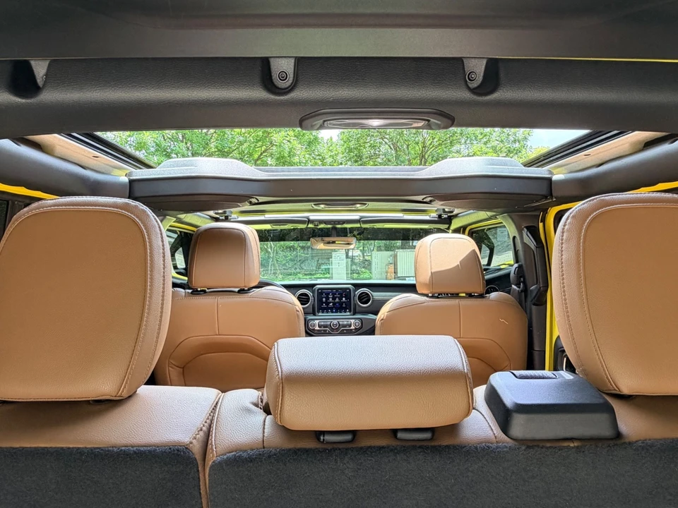 2022 Jeep JL Wrangler - Image 23 of 31