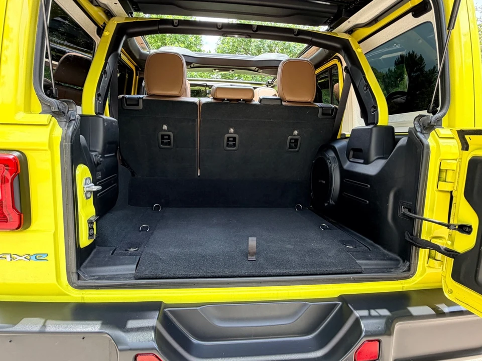 2022 Jeep JL Wrangler - Image 17 of 31