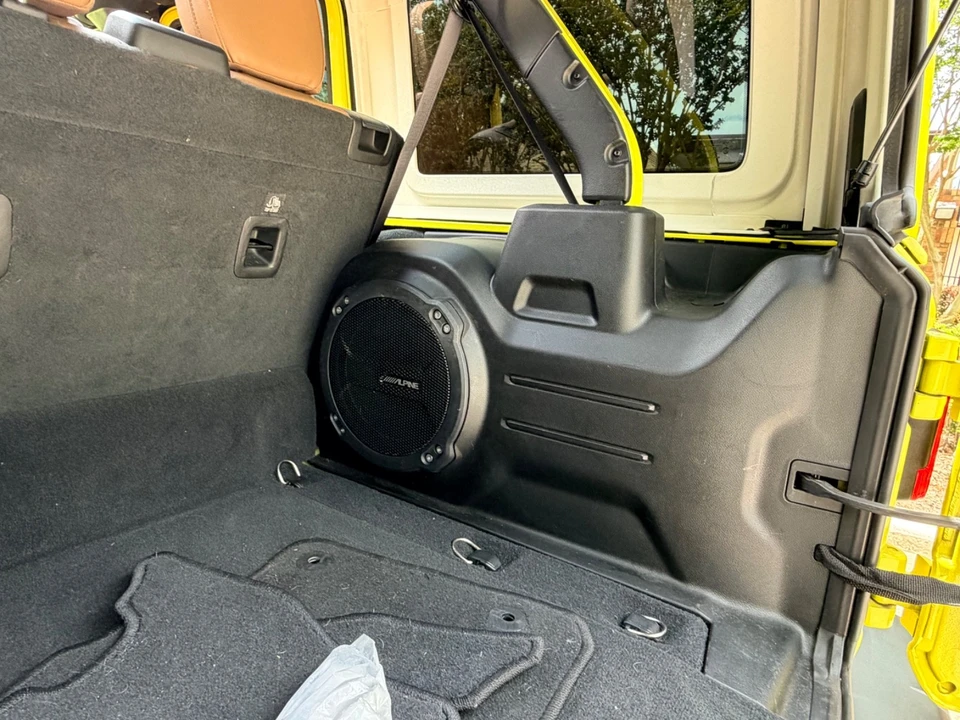 2022 Jeep JL Wrangler - Image 21 of 31