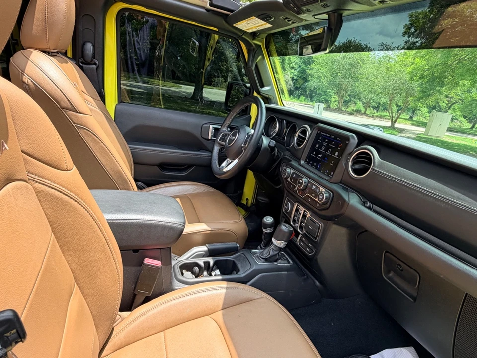 2022 Jeep JL Wrangler - Image 25 of 31