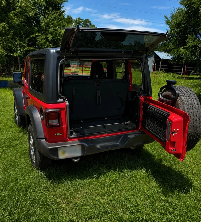 2022 Jeep JL Wrangler - Image 4 of 10