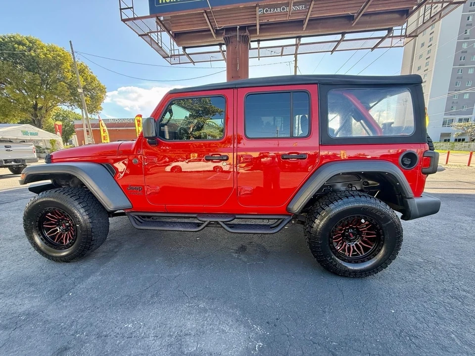 2022 Jeep JL Wrangler - Image 11 of 17