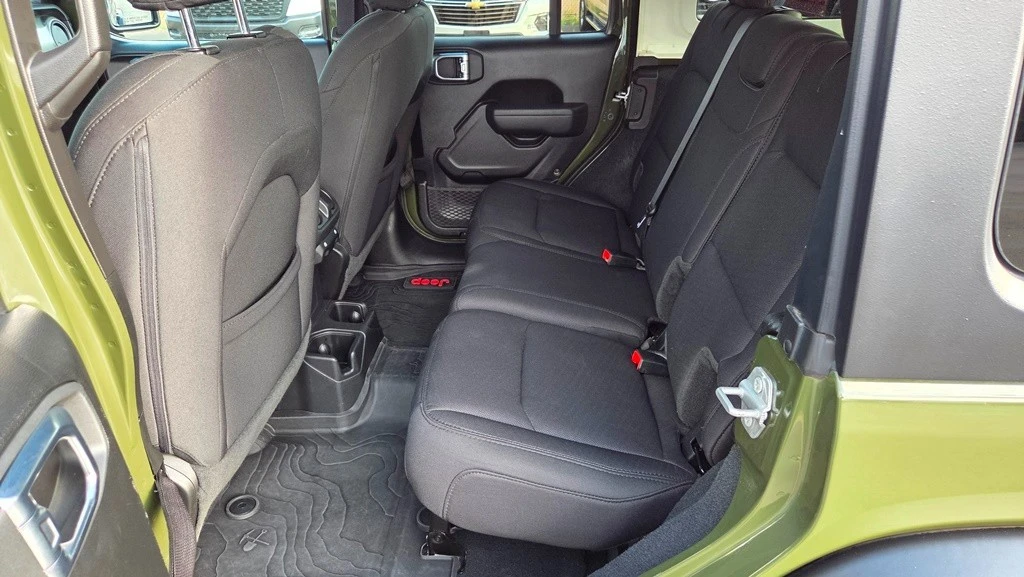 2022 Jeep JL Wrangler - Image 14 of 21