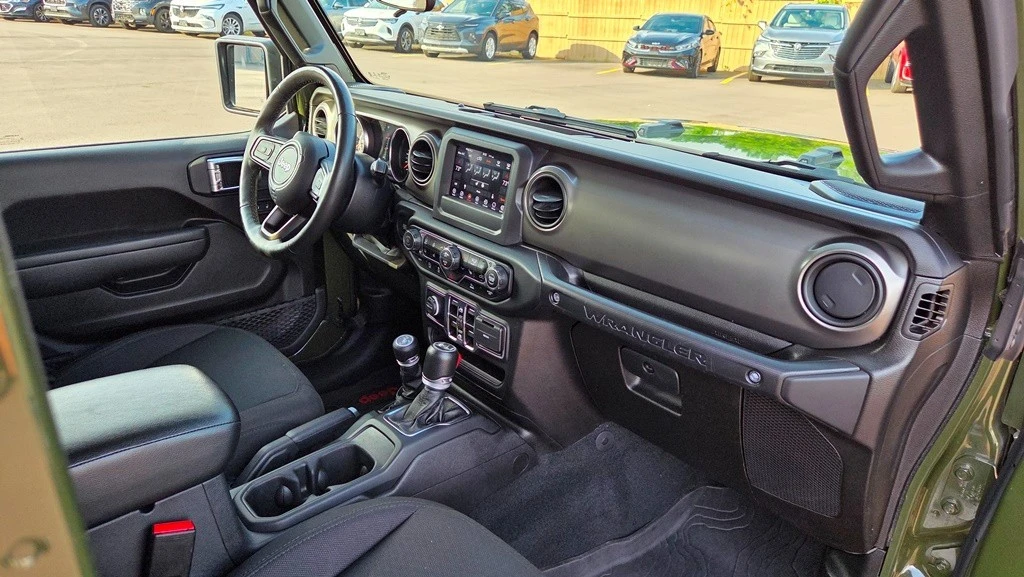 2022 Jeep JL Wrangler - Image 20 of 21