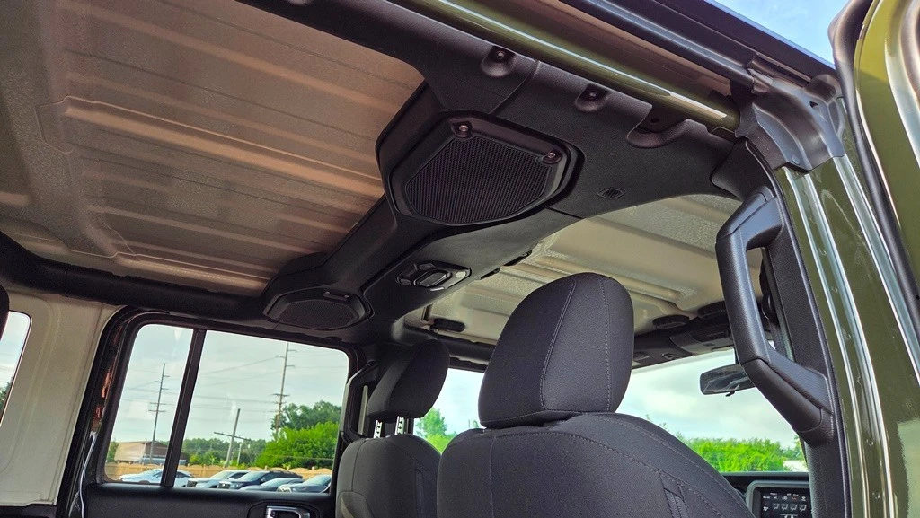 2022 Jeep JL Wrangler - Image 18 of 21