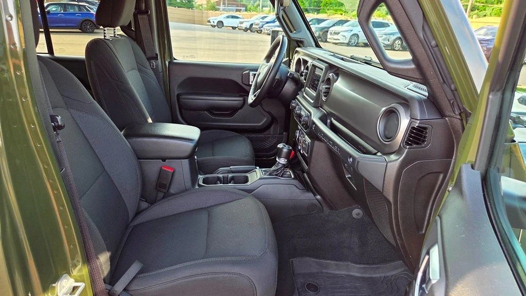 2022 Jeep JL Wrangler - Image 19 of 21