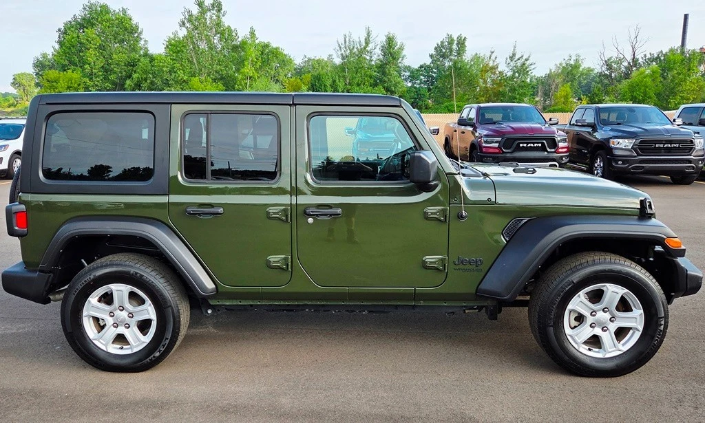 2022 Jeep JL Wrangler - Image 3 of 21