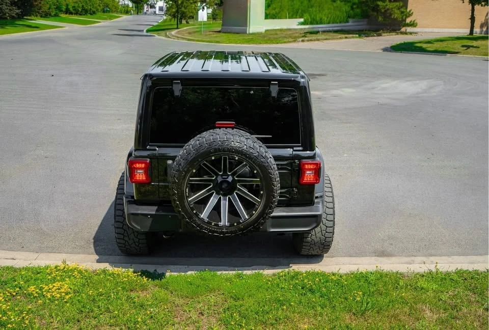 2022 Jeep JL Wrangler - Image 19 of 20