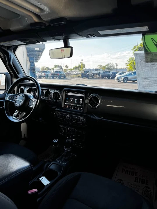 2022 Jeep JL Wrangler - Image 10 of 11