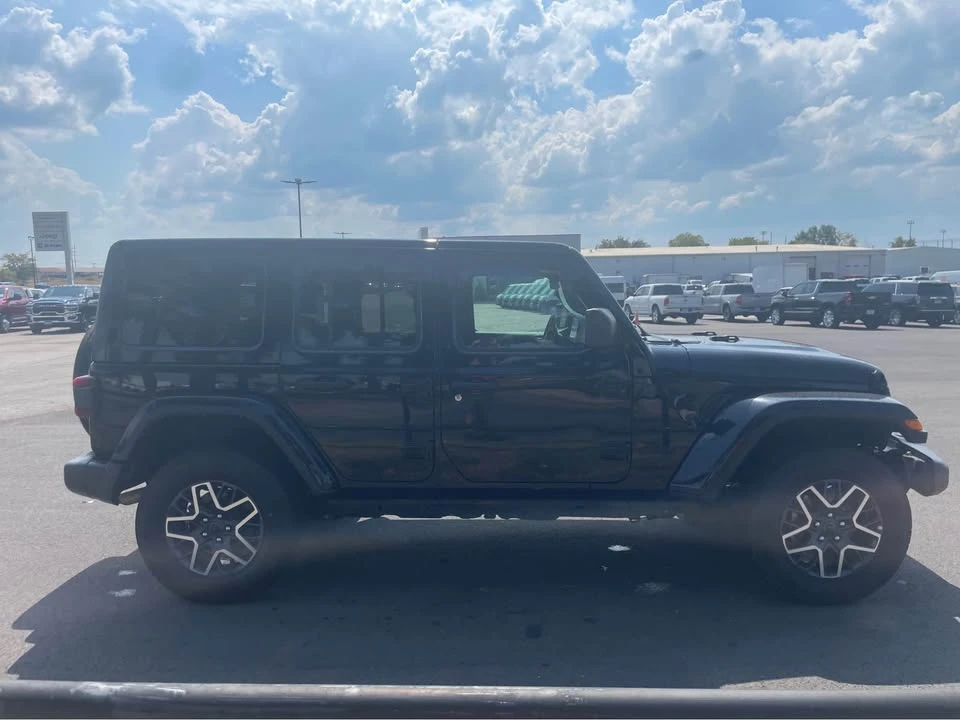 2022 Jeep JL Wrangler - Image 3 of 13