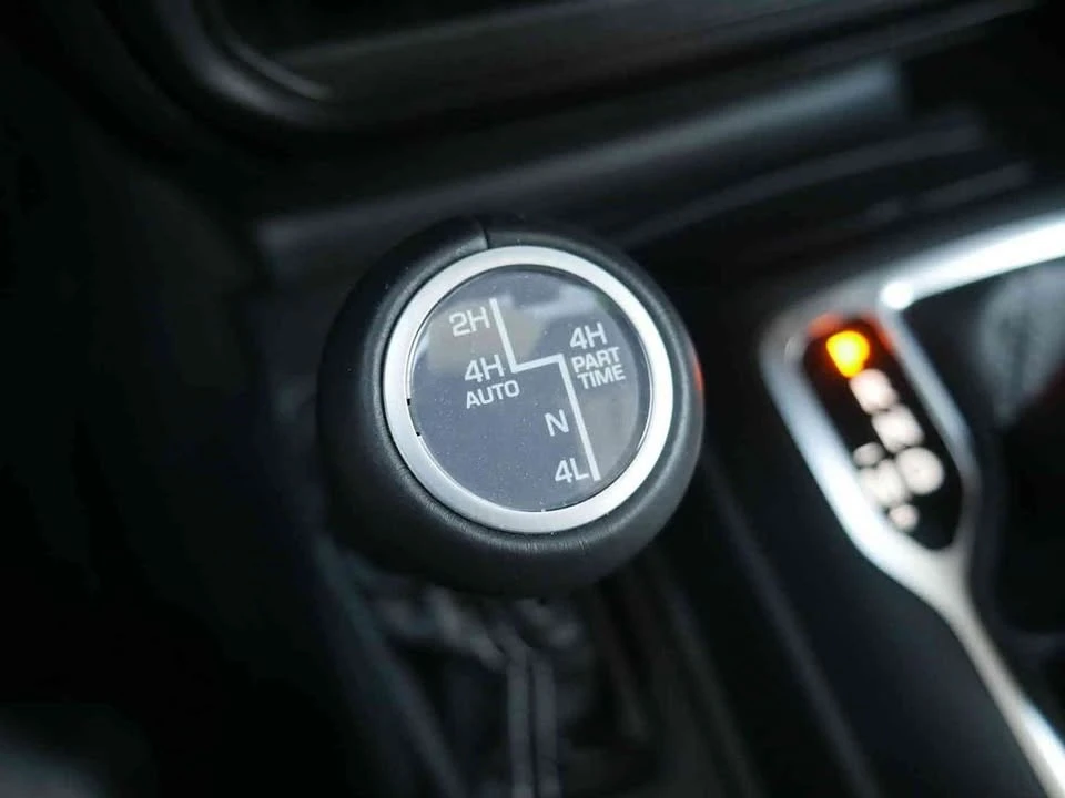2022 Jeep JL Wrangler - Image 15 of 20