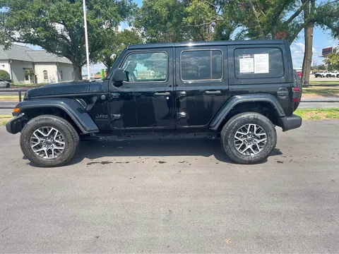2022 Jeep Wrangler Sahara Sport Utility 4D