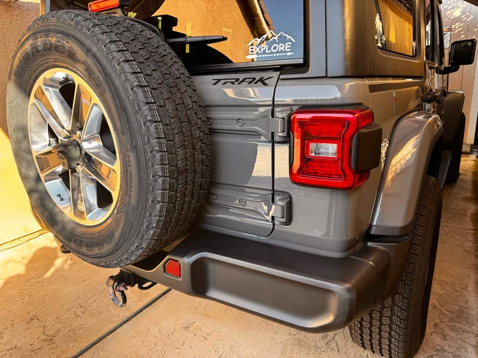 2022 Jeep JL Wrangler - Image 5 of 6