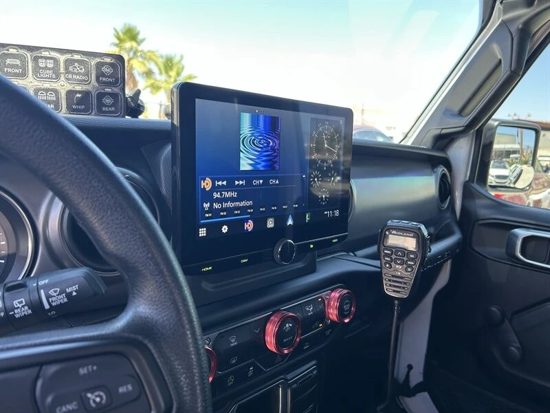 2022 Jeep JL Wrangler - Image 23 of 31