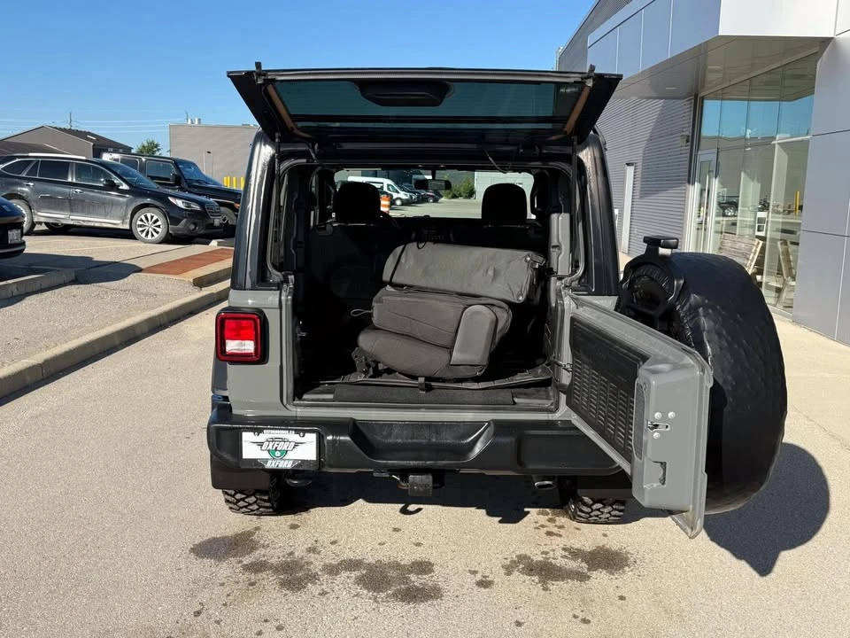 2022 Jeep JL Wrangler - Image 6 of 12
