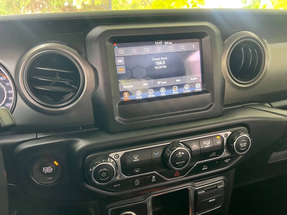 2022 Jeep JL Wrangler - Image 13 of 14