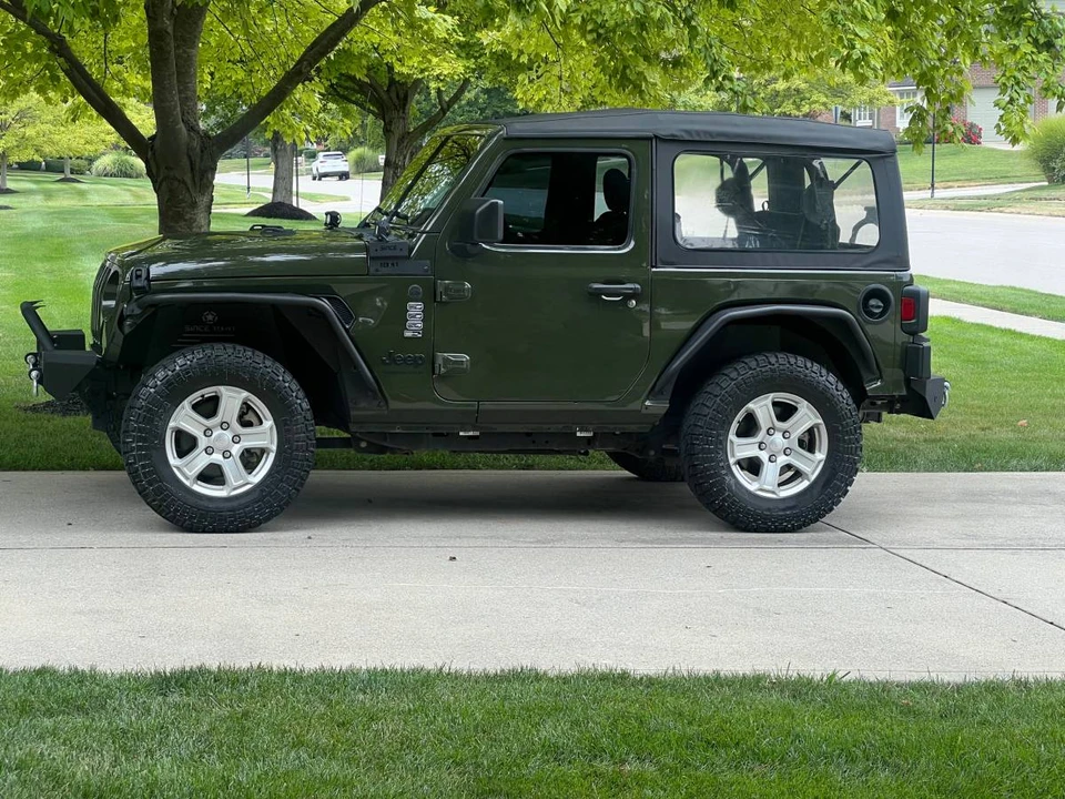 2022 Jeep JL Wrangler - Image 11 of 14