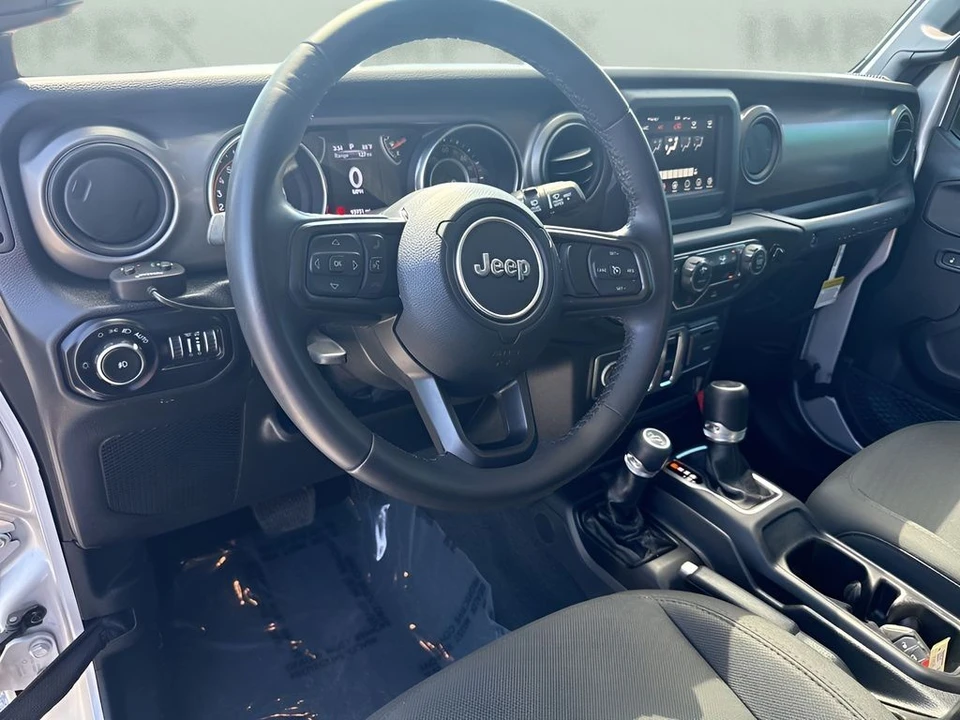 2022 Jeep JL Wrangler - Image 11 of 31