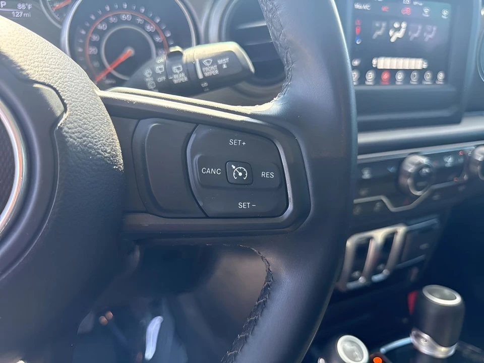 2022 Jeep JL Wrangler - Image 14 of 31