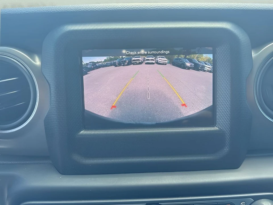 2022 Jeep JL Wrangler - Image 18 of 31