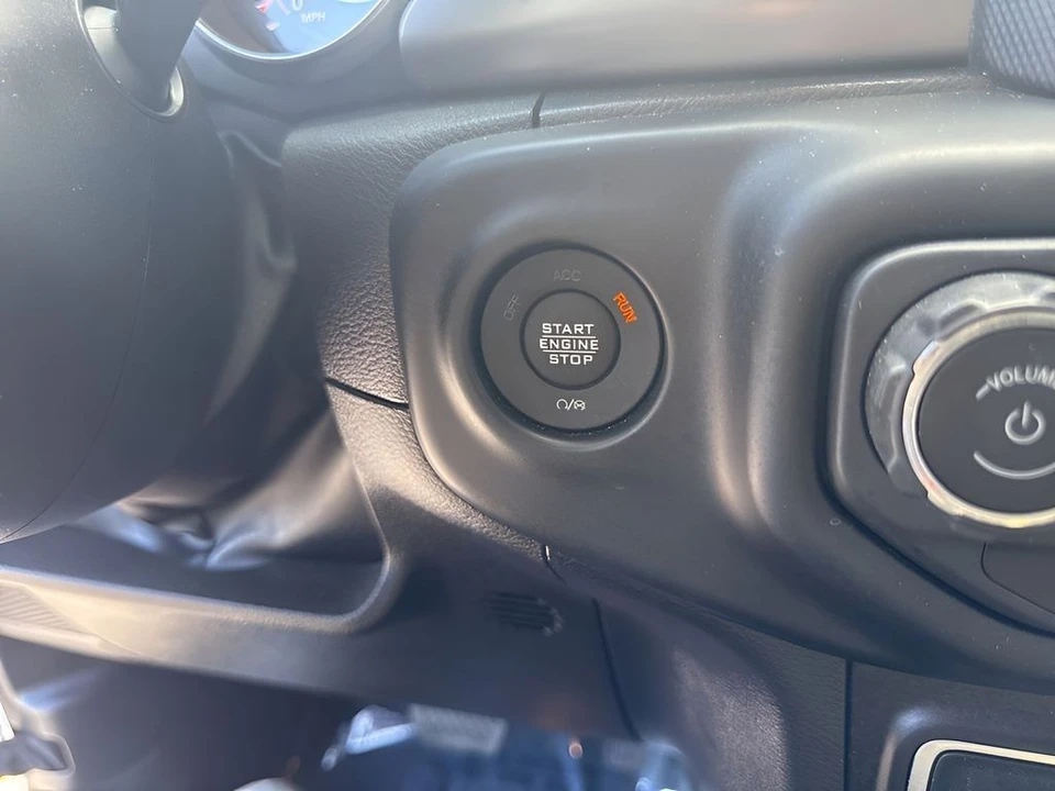2022 Jeep JL Wrangler - Image 19 of 31