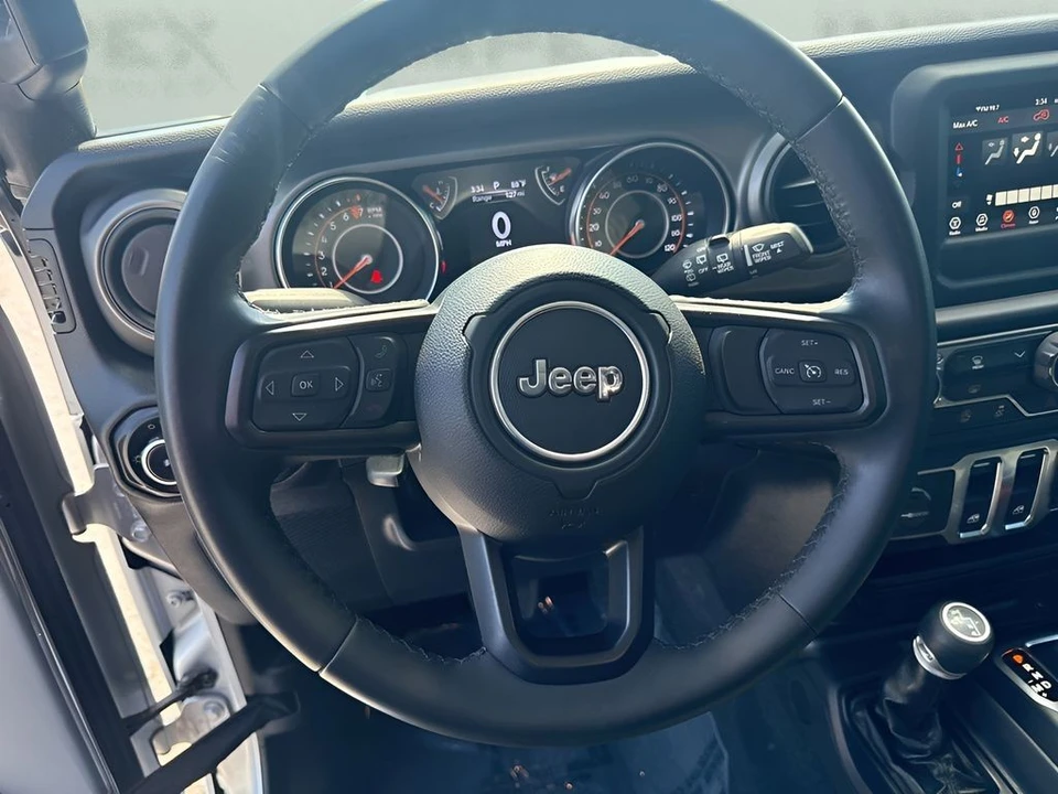 2022 Jeep JL Wrangler - Image 12 of 31