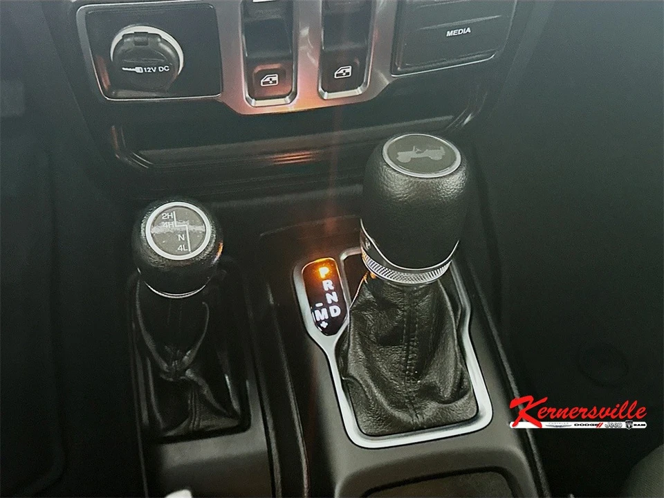 2022 Jeep JL Wrangler - Image 16 of 21