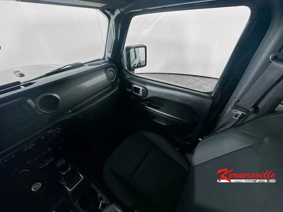 2022 Jeep JL Wrangler - Image 11 of 21