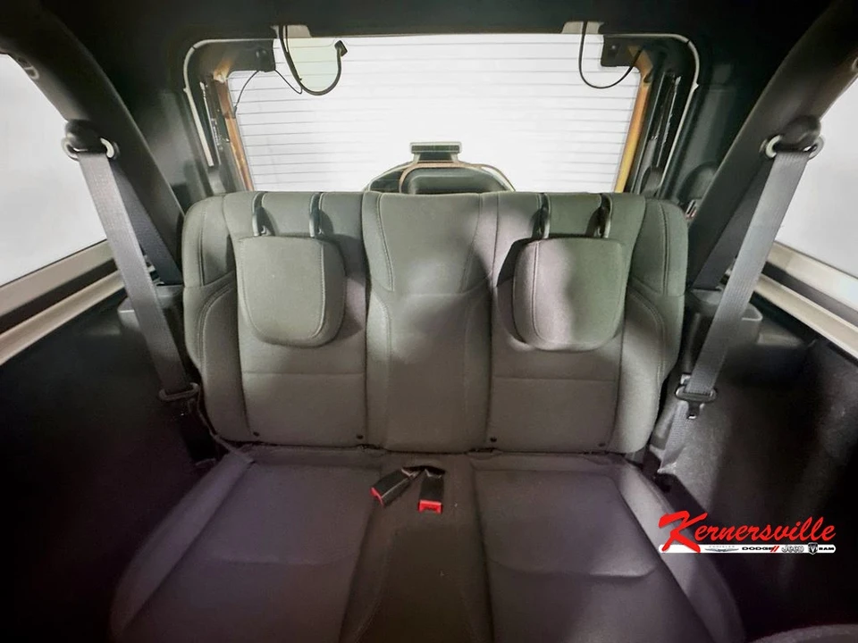 2022 Jeep JL Wrangler - Image 13 of 21