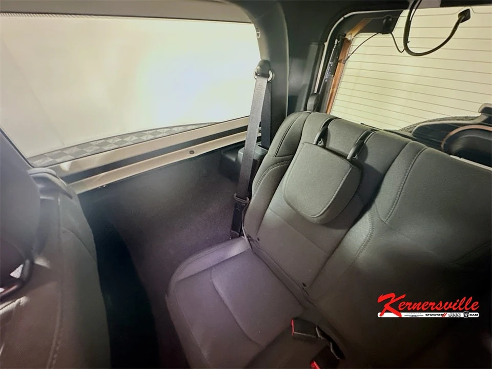 2022 Jeep JL Wrangler - Image 12 of 21