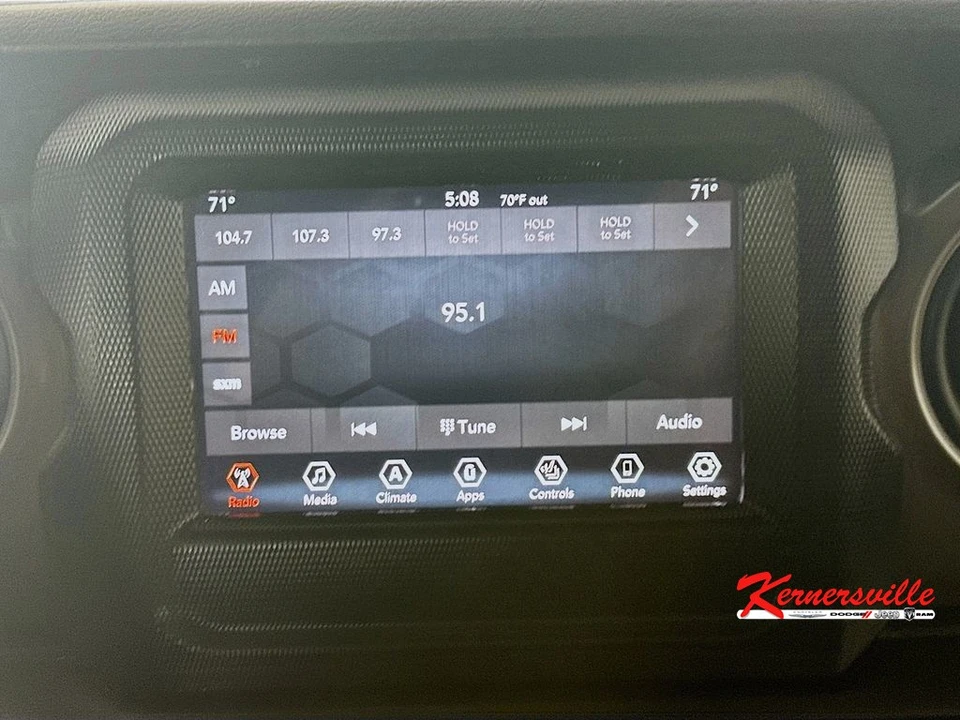 2022 Jeep JL Wrangler - Image 17 of 21