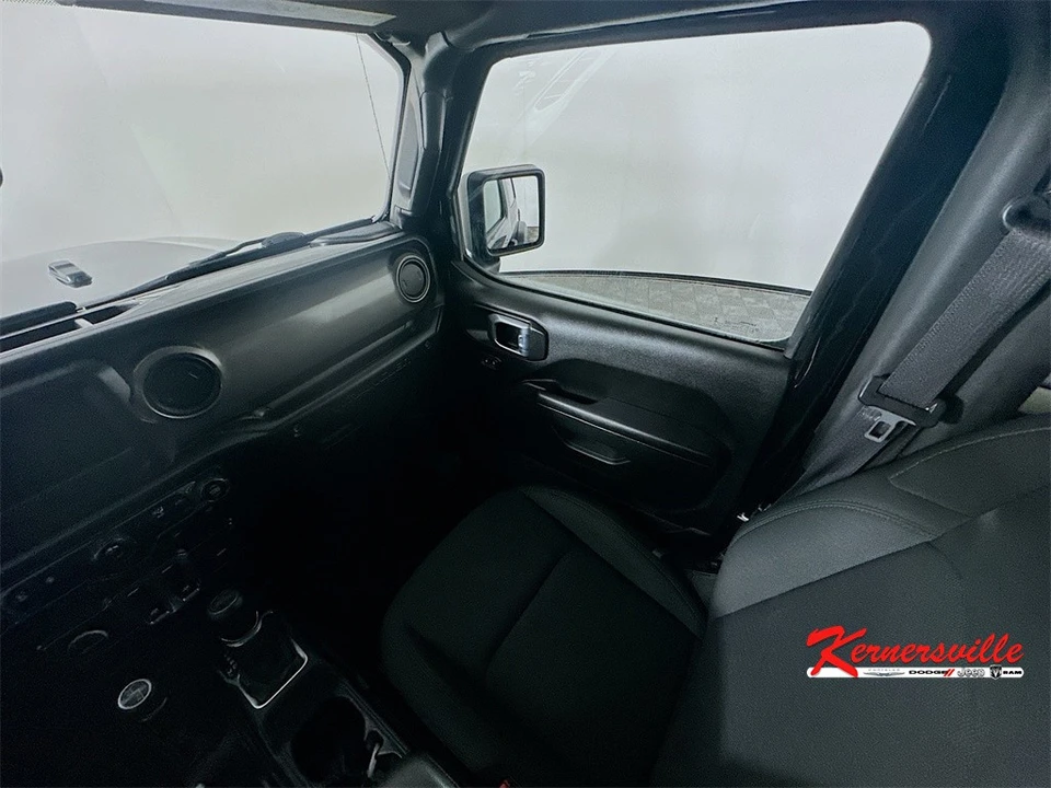 2022 Jeep JL Wrangler - Image 11 of 12