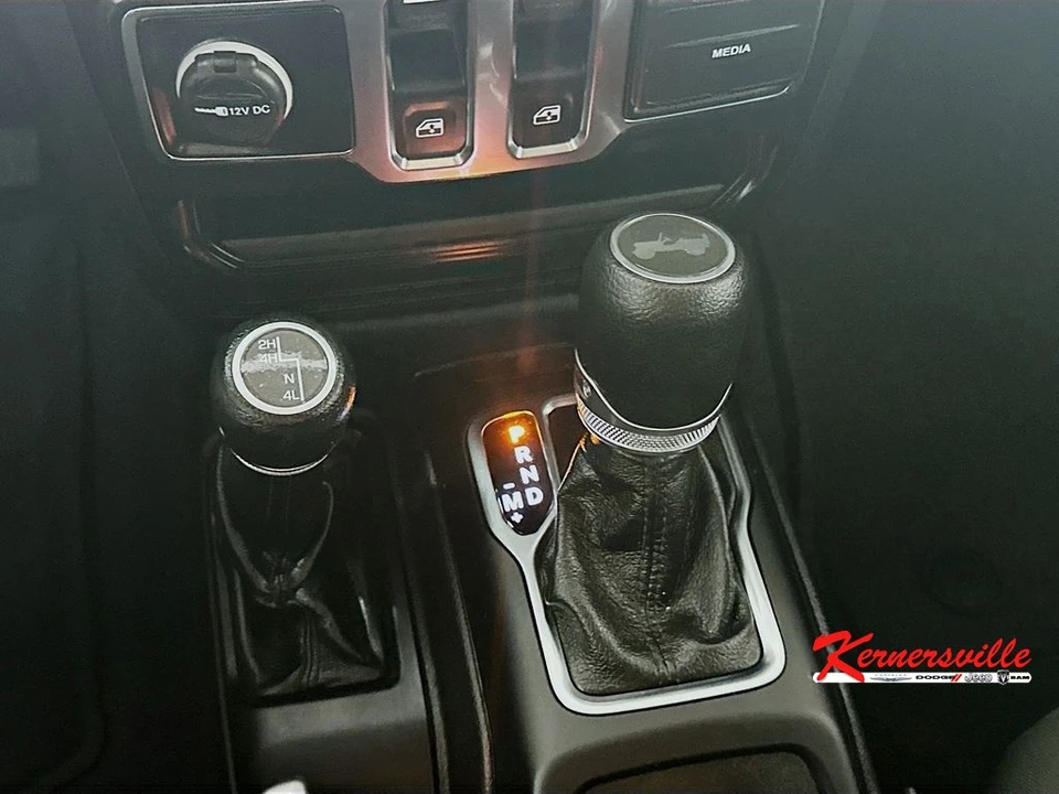 2022 Jeep JL Wrangler - Image 16 of 21