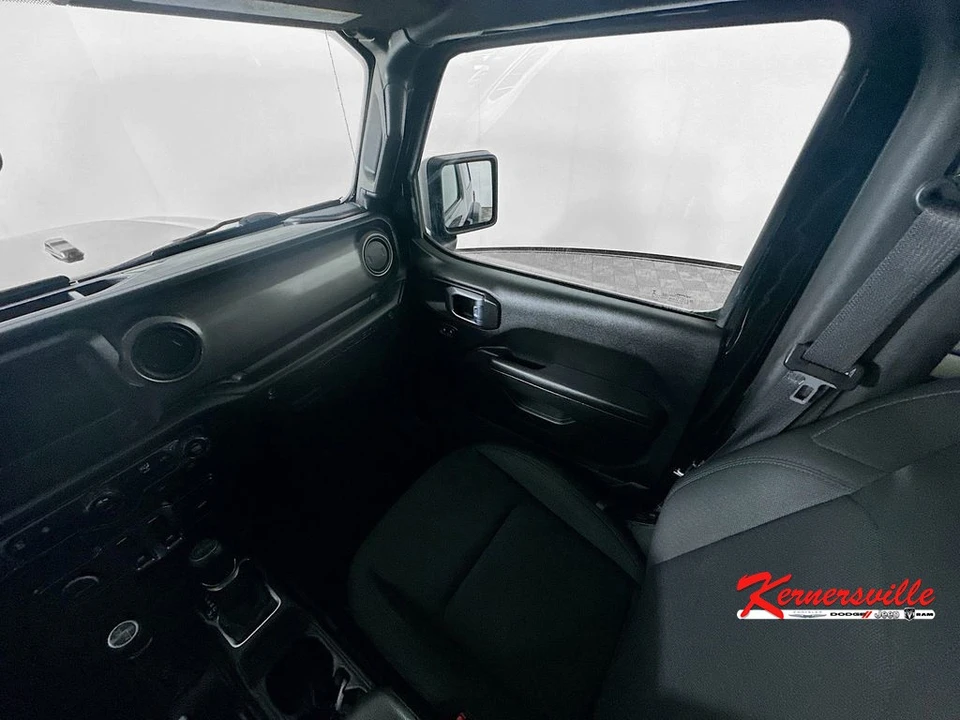 2022 Jeep JL Wrangler - Image 11 of 12