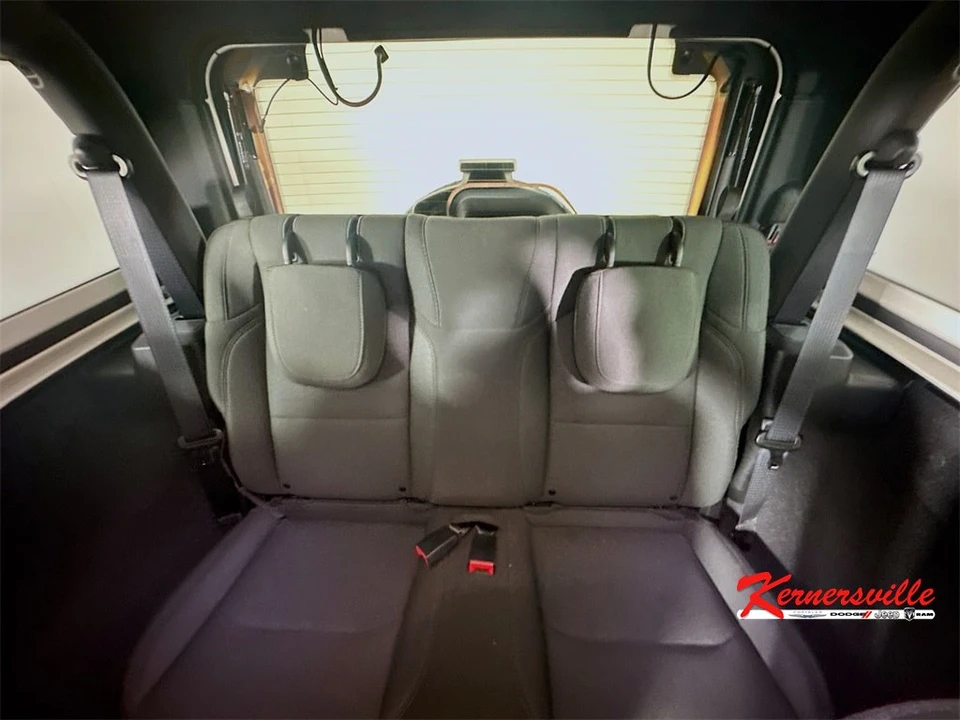2022 Jeep JL Wrangler - Image 13 of 21