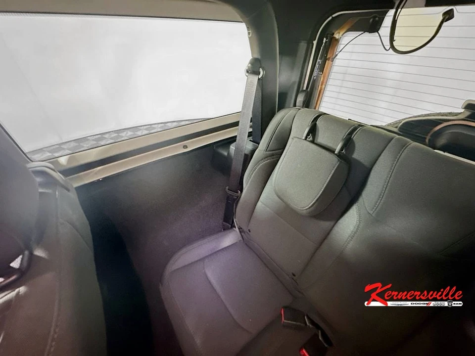 2022 Jeep JL Wrangler - Image 12 of 21