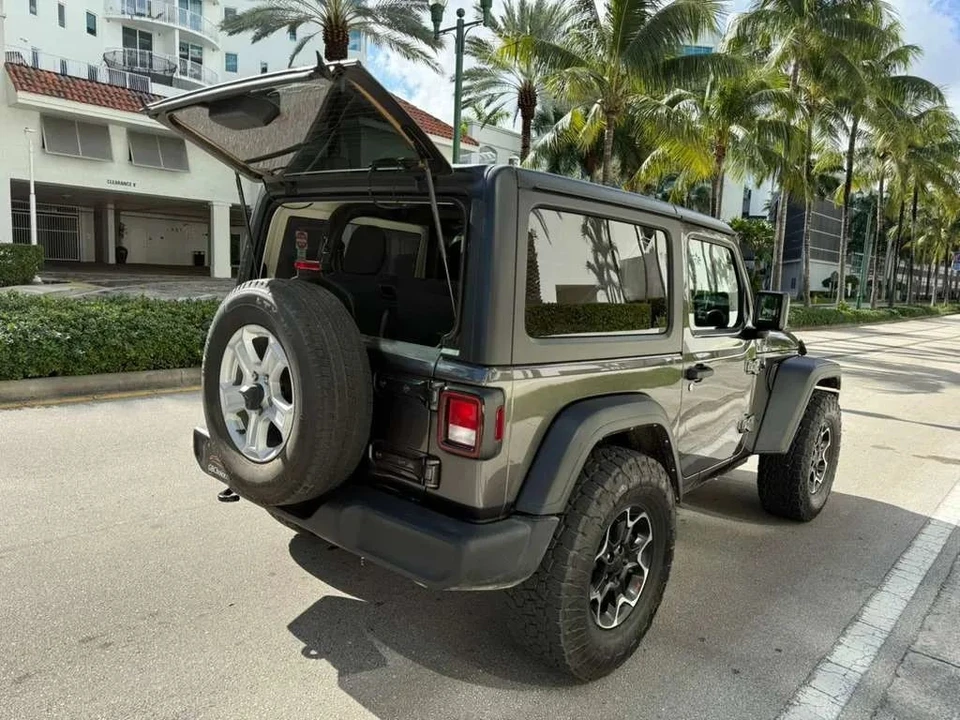 2022 Jeep JL Wrangler - Image 11 of 12