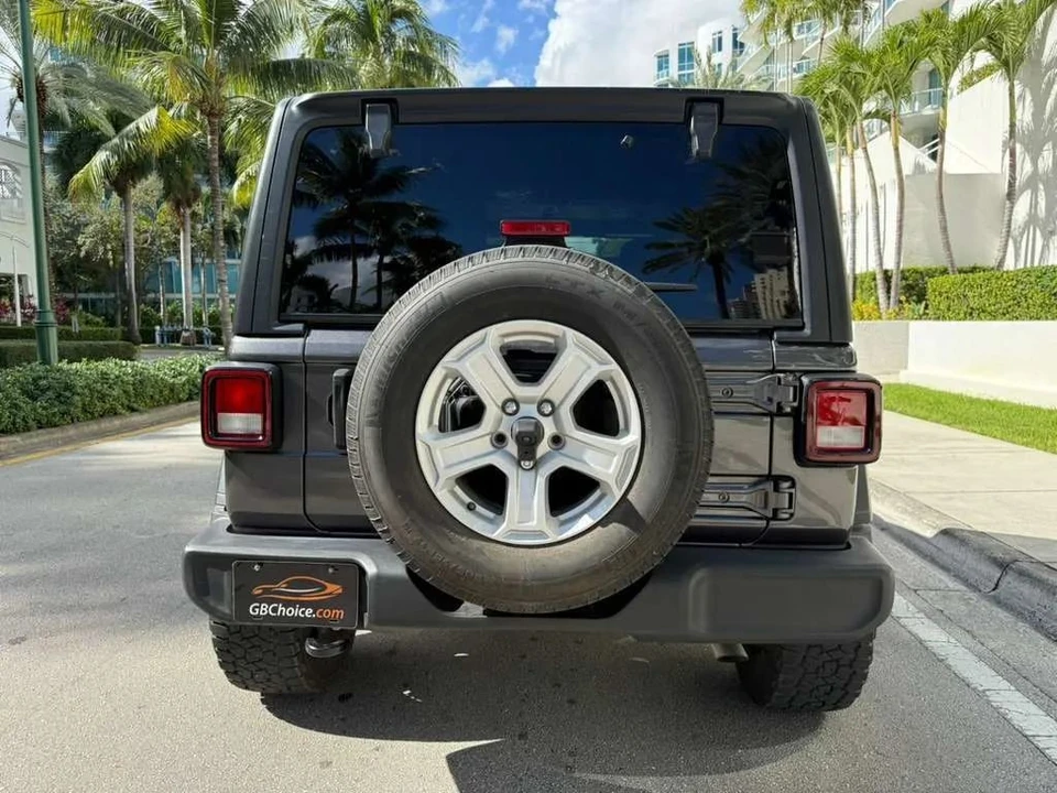 2022 Jeep - Image 8 of 12