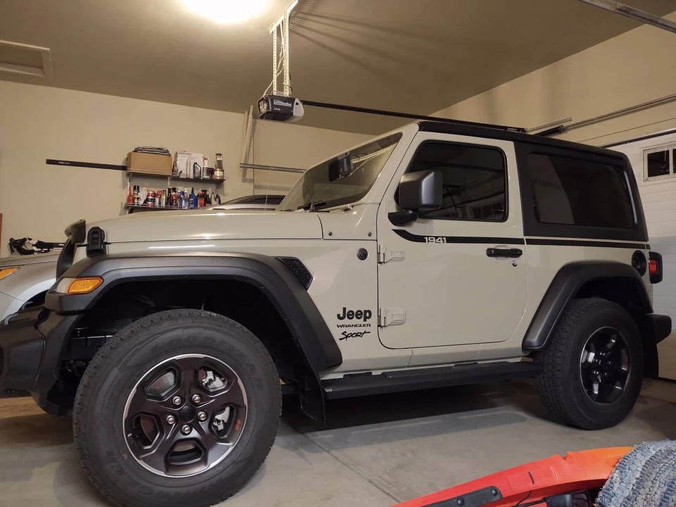 2022 Jeep JL Wrangler - Image 10 of 10