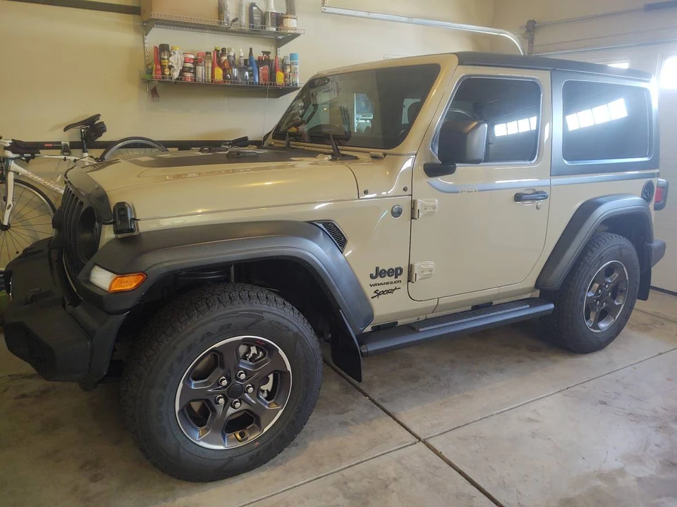 2022 Jeep JL Wrangler - Image 9 of 10
