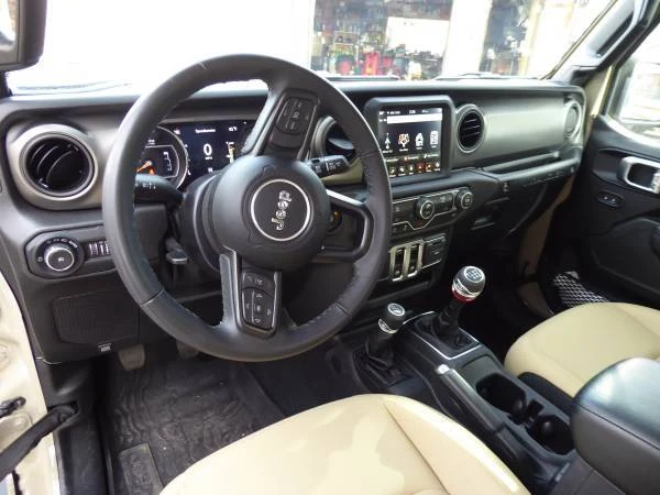 2022 Jeep JL Wrangler - Image 6 of 10