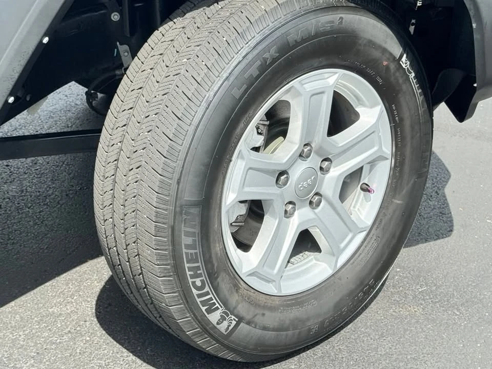 2022 Jeep JL Wrangler - Image 9 of 20