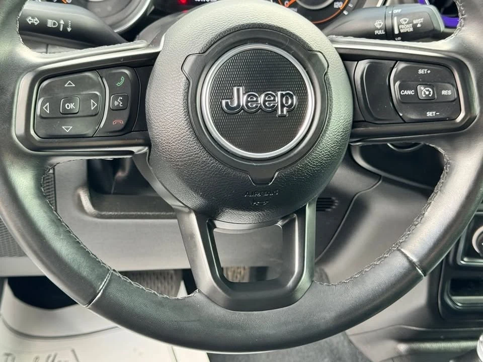 2022 Jeep JL Wrangler - Image 19 of 20
