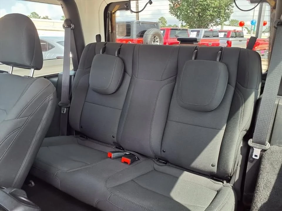 2022 Jeep JL Wrangler - Image 13 of 20