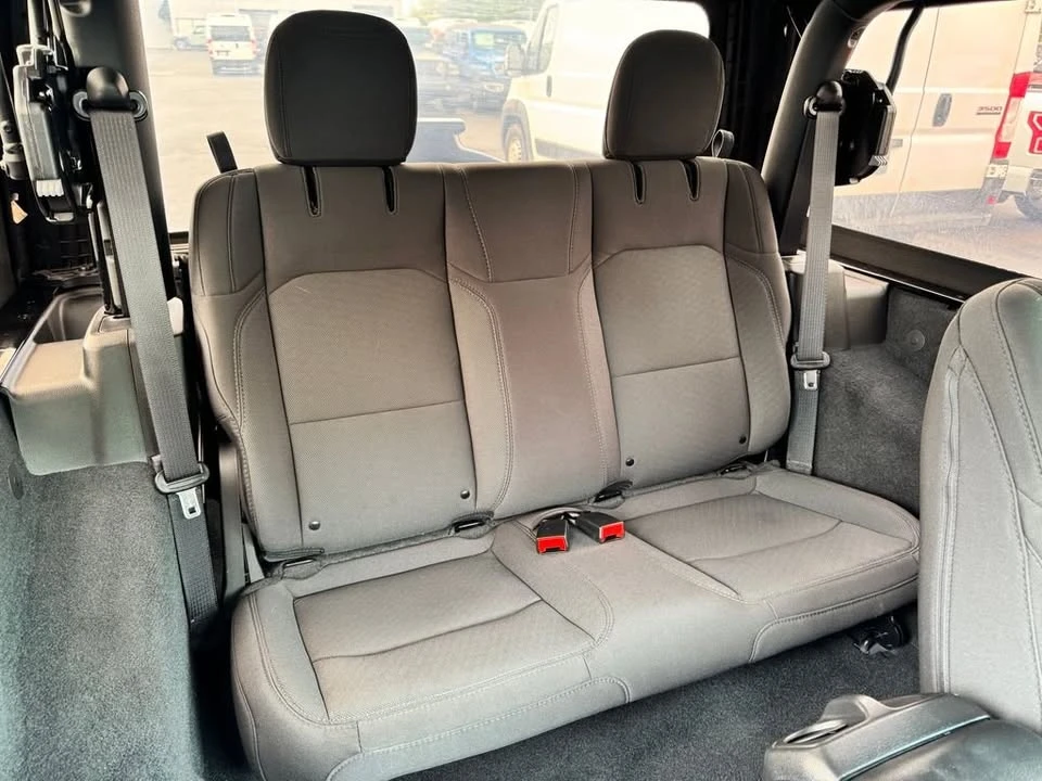 2022 Jeep JL Wrangler - Image 14 of 20