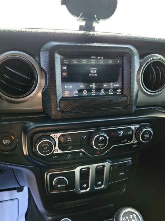 2022 Jeep JL Wrangler - Image 10 of 12